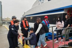 泉金航线迎返乡祭祖高峰 泉州开展“清明寻根·两岸同源”活动